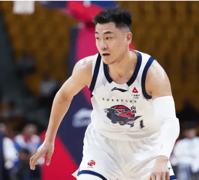 开云注册入口-高诗岩出战34分钟，7中3得到6分2篮板6助攻