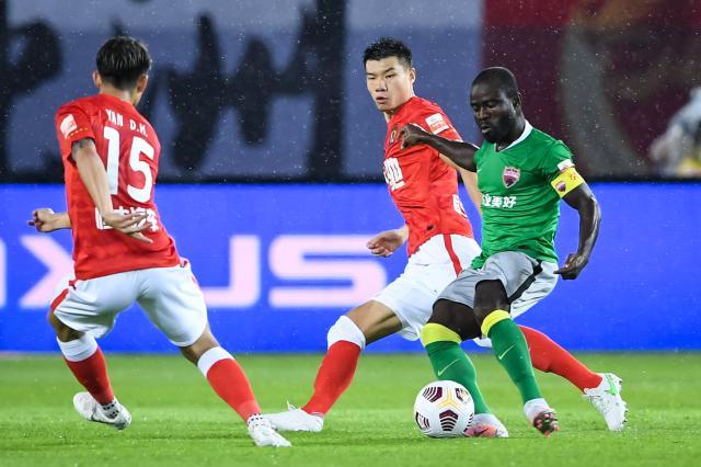 开云体育-首胜！恒大质疑中找回自我 “高艾”来电防线终零封