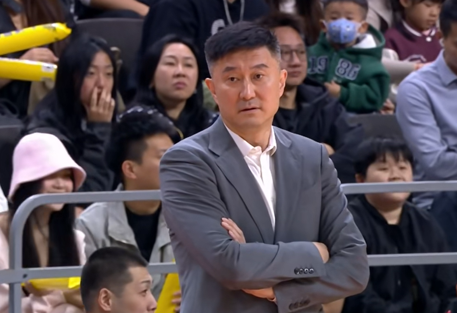 开云体育-CBA名记：广东队2名球员，已经被杜锋边缘化